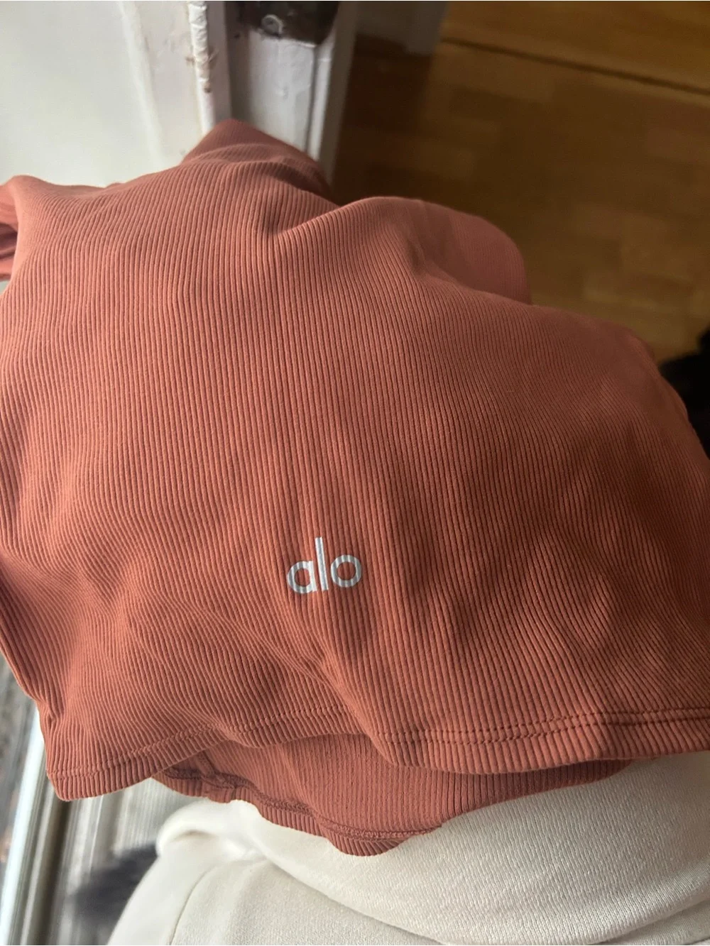 ALO Yoga Ribbed Sweetheart Crop Top in Rust